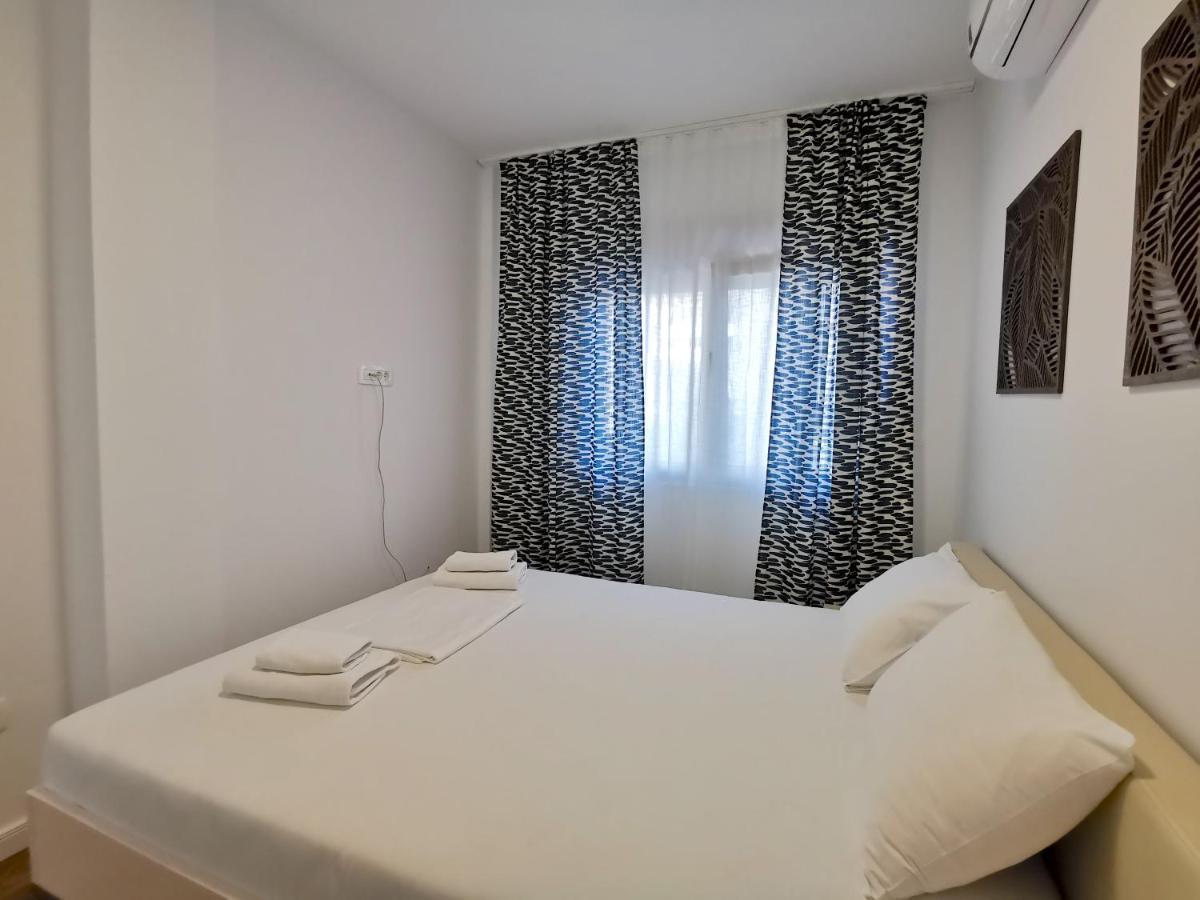 Apartments Lora Zmajeva, 7 Budua Esterno foto