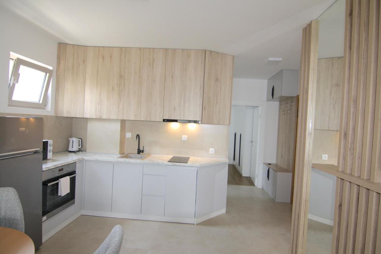 Apartments Lora Zmajeva, 7 Budua Esterno foto