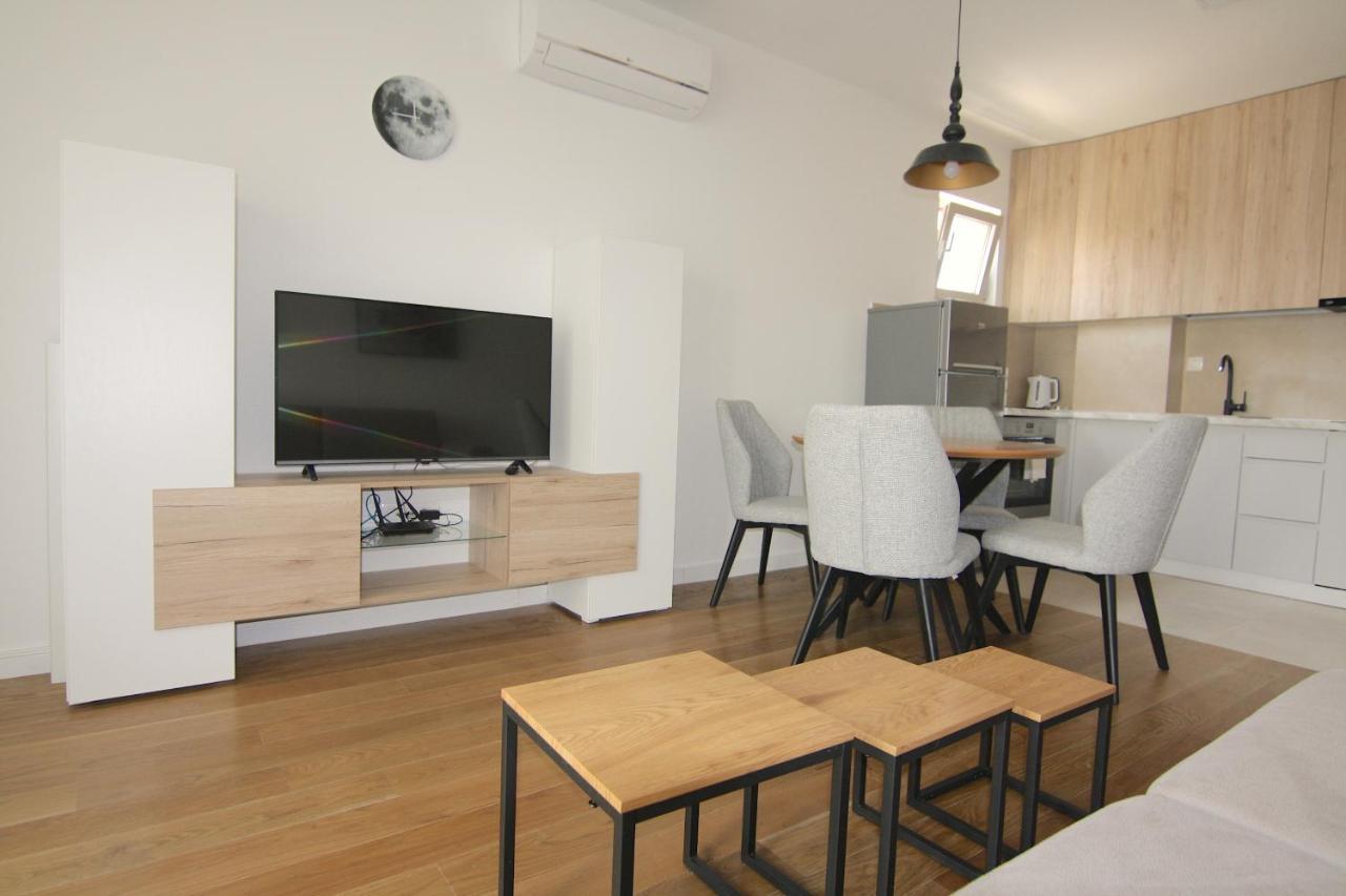 Apartments Lora Zmajeva, 7 Budua Esterno foto