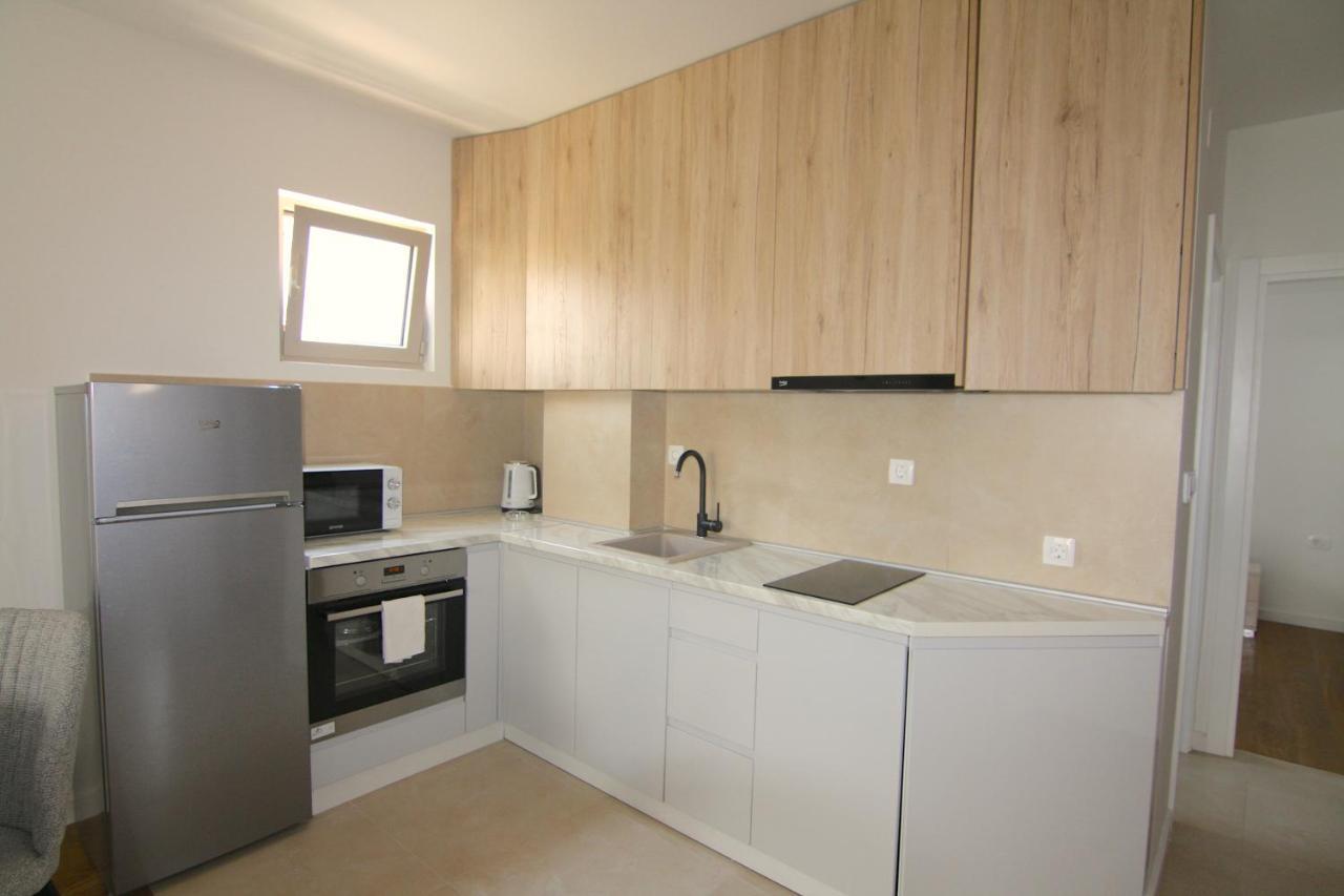 Apartments Lora Zmajeva, 7 Budua Esterno foto